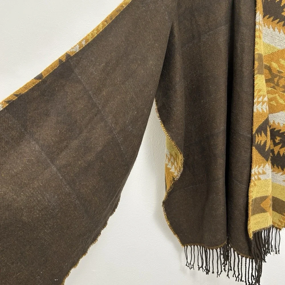 Idyllwind Miranda Lambert Southwest Aztec Western Poncho Shawl Wrap One Size Art